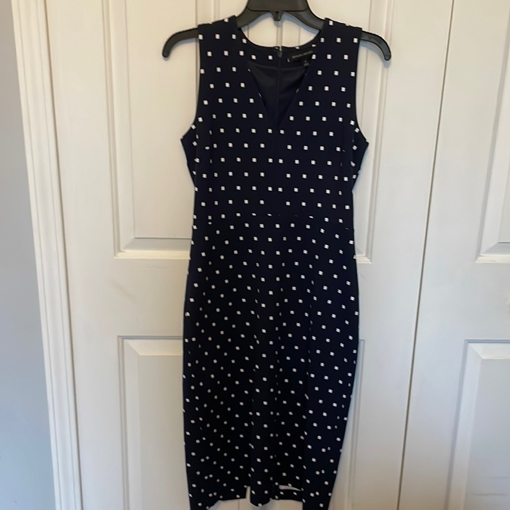 Banana Republic Size 4 Sleeveless Sheath Dress Zip Closure GUC B71A